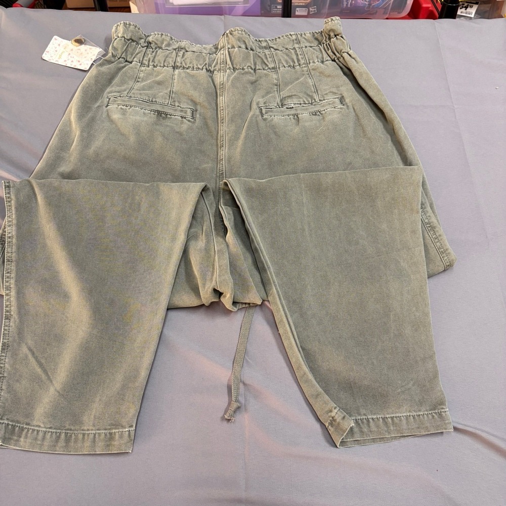 Free People Sugar Kelp Paperbag Waist Pants Olive Green OB934529 Size Large NWT - Picture 6 of 12
